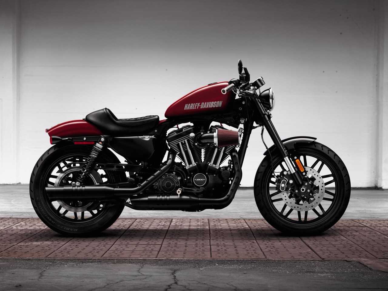 Harley-DavidsonRoadster 2017 - lateral