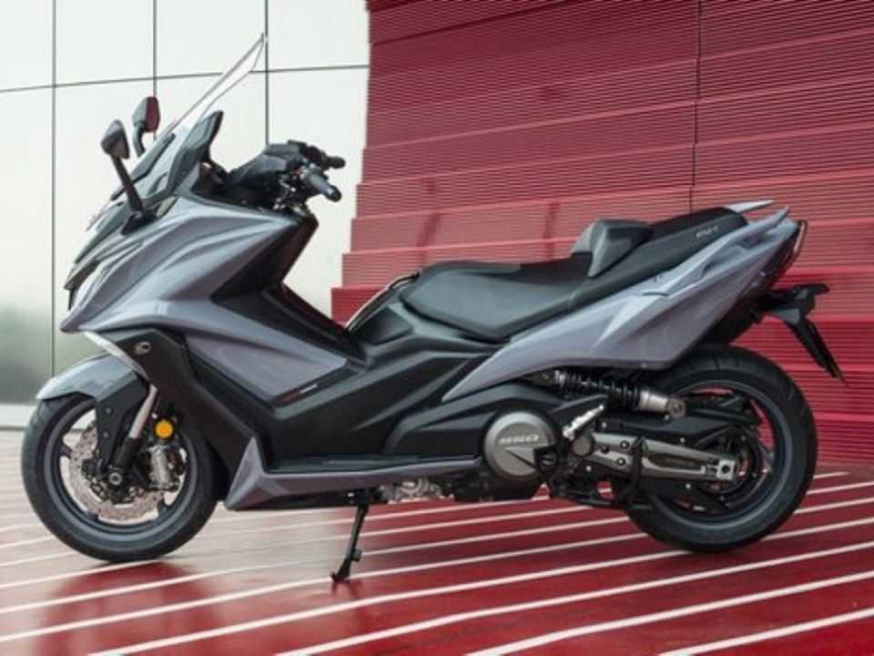 Kymco AK550