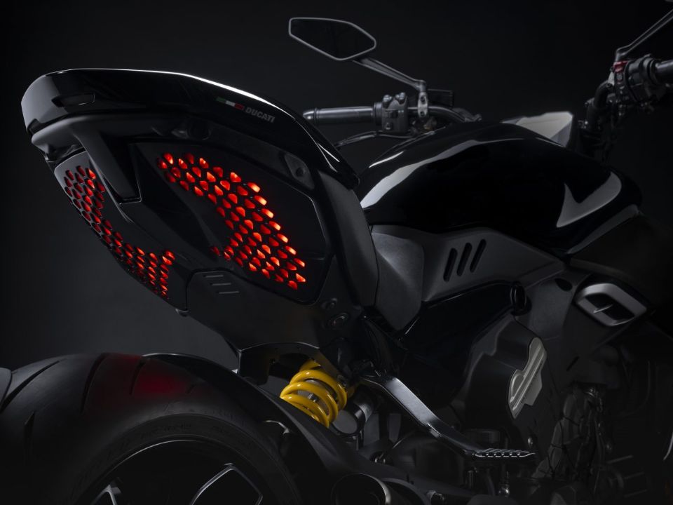 Ducati Diavel V4 2023