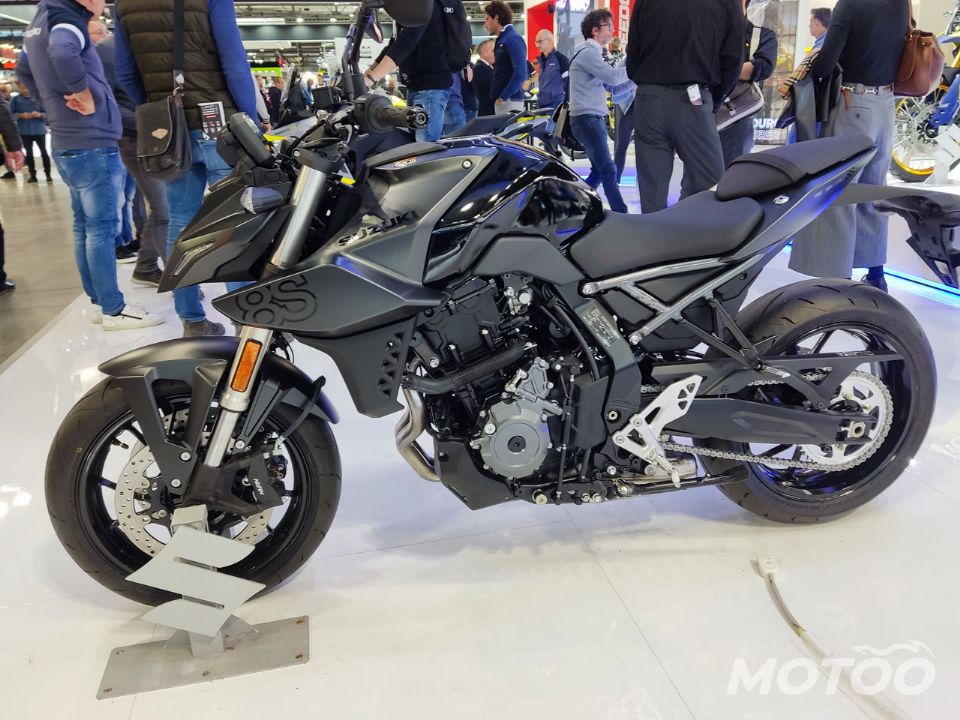 Suzuki GSX-800S 2023