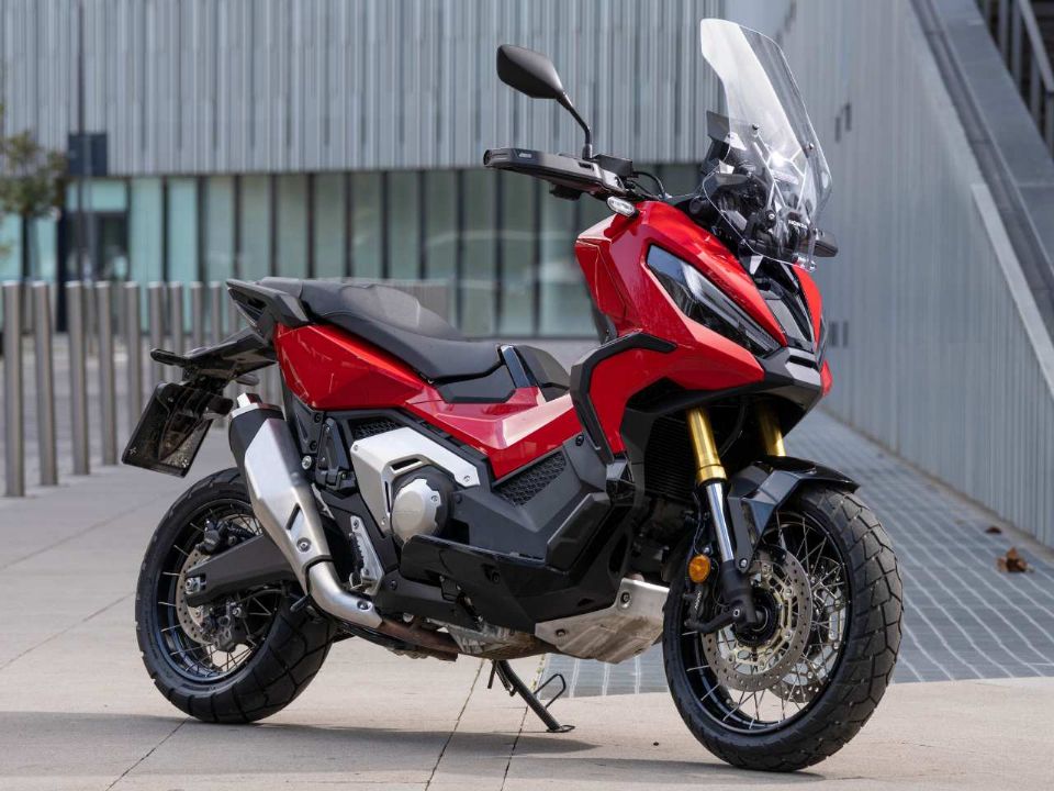 Honda X-ADV vermelho