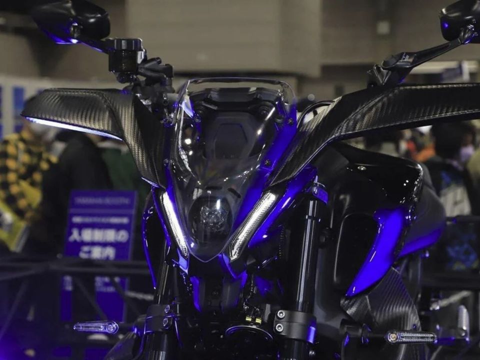 Yamaha MT-09 Cyber Rally tem visual super radical