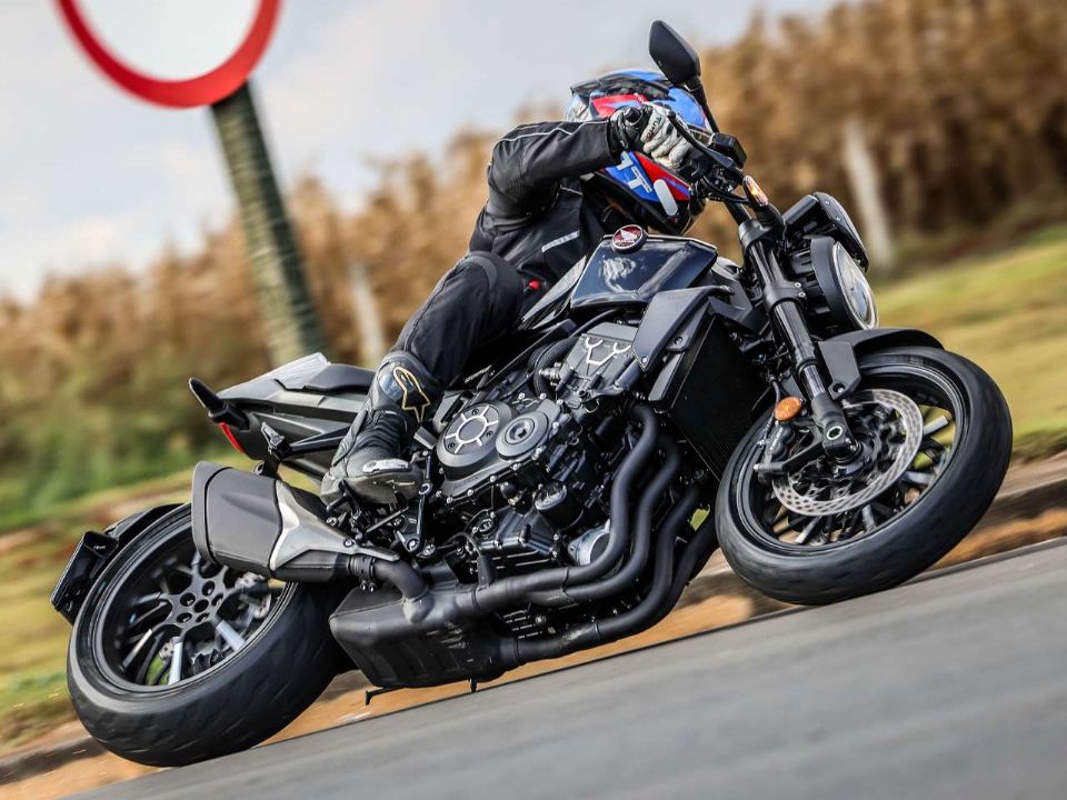 Honda CB 1000R Black Edition esbanja beleza