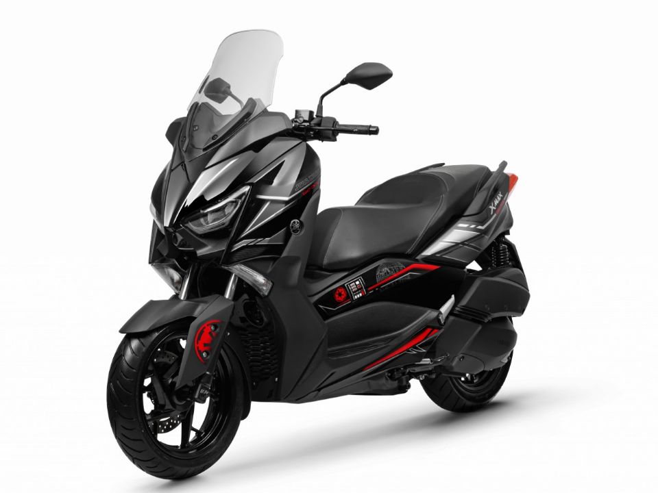 Yamaha XMax Darth Vader