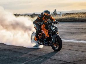 KTM?390 Super Duke R