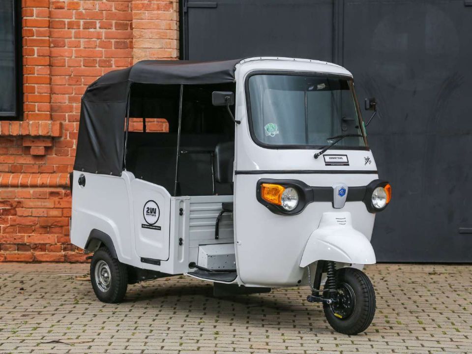 Piaggio Ape City Passenger 2023