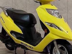 Um exemplar com 'cara de 0km' da scooter que fez histria nos 2000 no Brasil