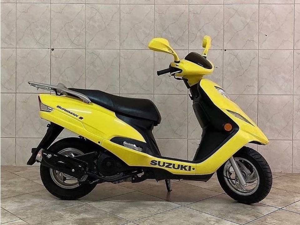 Suzuki Burgman i 2012